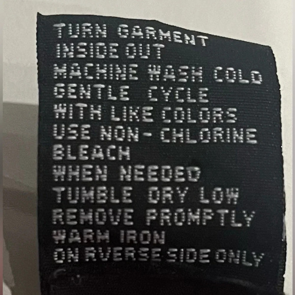 Requirements red, white and blue short sleeved t-shirt, size Large. - Picture 5 of 5